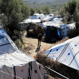Un campamento improvisado cerca del campo de refugiados de Moria, en la isla de Lesbos. REUTERS