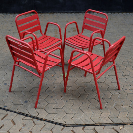  Una terraza a medio montar en Sevilla.- REUTERS/Jon Nazca
