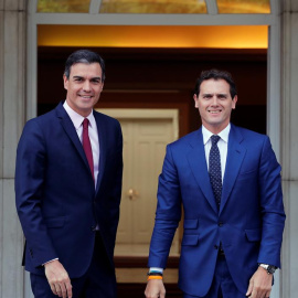 07/05/2019 - Pedro Sánchez recibe en la Moncloa a Albert Rivera, con el que continúa este martes su ronda de contactos con los principales líderes políticos de cara a la investidura | EFE