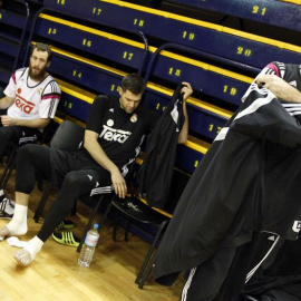 Sergio Rodríguez, Felipe Reyes y Rudy, durante el entrenamiento del Madrid de este miércoles. EFE/Elvira Urquijo A.