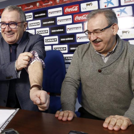 El presidente de Osasuna, Luis Sabalza (i), en la rueda de prensa del martes. /EFE