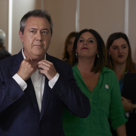  El candidato del PSOE a la presidencia de la Junta de Andalucía, Juan Espadas, en el Photocall previo al debate en RTVA. Joaquin Corchero / Europa Press