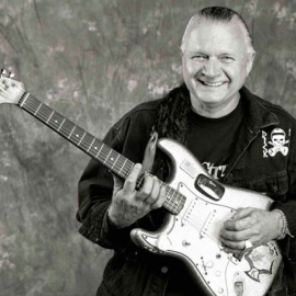 Ha fallecido el guitarrista Dick Dale, conocido gracias a canciones como "Let's Go Trippin'" o "Miserlou".