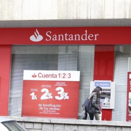 Una oficina del Banco Santander, en Madrid. E.P.
