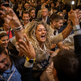  Partidarios de Giorgia Meloni celebran su victoria.- Oliver Weiken / dpa