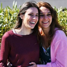 Irene Montero junto a Noelia Vera en la imagen que ha utilizado la 'número 2' de Unidos Podemos para anunciar su embarazo. - INSTAGRAM