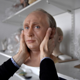  La estatua de cera de Vladimir Putin del museo Grevin de París.- JULIEN DE ROSA (AFP)