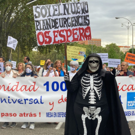 Miles de personas se manifiestan en contra de la gestión de Ayuso de la sanidad pública