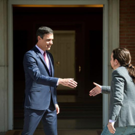 Pedro Sánchez recibe a Pablo Iglesias en la Moncloa para la reunión tras los resultados del 28-A / EFE
