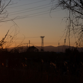 Un poste eléctrico, a 12 de enero de 2021, en Barcelona, Cataluña (España).