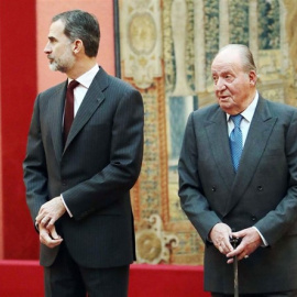 El Rey Felipe VI y su padre Juan Carlos. Europa Press
