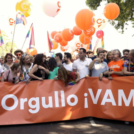 Ciudadanos, durante la manifestación del Orgullo LGTBI en Madrid. EFE