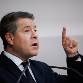 El presidente de la Junta de Castilla La-Mancha, Emiliano García-Page, en una comparecencia en Talavera de la Reina, a 19 de septiembre de 2022.