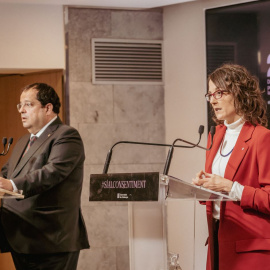 Els consellers Elena i Verge, durant la presentació del balanç del pla contra les violències sexuals en entorns d'oci