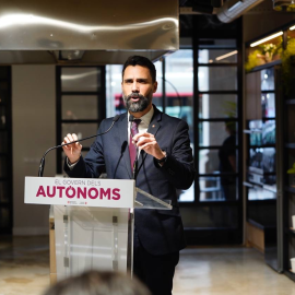 El conseller d'Empresa i Treball presentant els programes de suport al sector del treball autònom