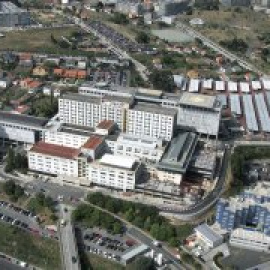 La Xunta privatiza servicios médicos del hospital de A Coruña por valor de 97,5 millones de euros