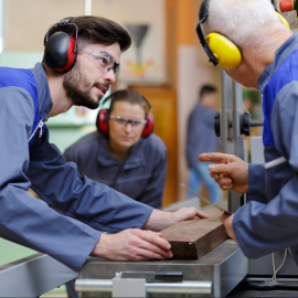 Els certificats professionals són formacions curtes que inclouen un període de pràctiques a l'empresa