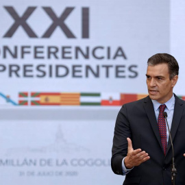 El presidente del Gobierno, Pedro Sánchez, durante su intervención al inicio de la XXI Conferencia de Presidentes, que busca el consenso para el reparto de los fondos de recuperación europeos por la crisis del coronavirus, que acoge este vi
