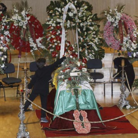 Diego, hijo pequeño de Paco de Lucía, en el Auditorio Nacional, donde se ha celebrado la capilla ardiente del guitarrista.