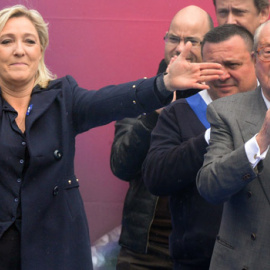 Marine Le Pen, junto a su padre Jean-Marie Le Pen. La vieja y la nueva cara de un mismo partido, el Frente Nacional.