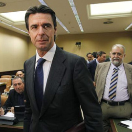 El ministro de Industria, Energía y Turismo, José Manuel Soria, a su llegada hoy a la Comisión de Industria del Congreso de los Diputados.