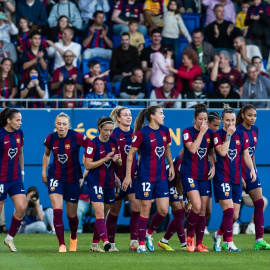 Las futbolistas del FC Barcelona celebran un gol en el Johan Cruyff Stadium, a 13 abril de 2024.