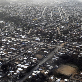 Vista aérea de cientos de casas afectadas por el megaincendio de Valparaíso, en Chile, a 18 de abril de 2024