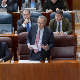 El vicepresidente y consejero de Educación y Universidades, Enrique Ossorio, interviene durante un pleno en la Asamblea de Madrid, a 2 de febrero de 2023, en Madrid.