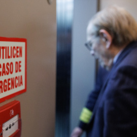 El candidato de la moción de censura, Ramón Tamames a su salida de un debate de la moción de censura, en el Congreso de los Diputados, a 21 de marzo de 2023.