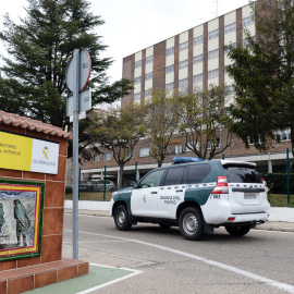 Vista de la Comandancia de la Guardia Civil de Valladolid donde testigos, amigos y conocidos de la joven Esther López, hallada muerta en febrero tras su desaparición hacía un mes en la localidad vallisoletana de Traspinedo, han ido a presta