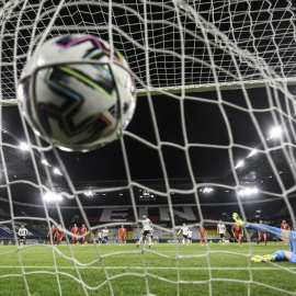 Foto de archivo de una portería durante la Copa Mundial de la FIFA Qatar 2022.