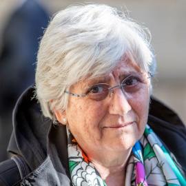La eurodiputada de Junts Clara Ponsatí abandona los tribunales de Edimburgo después de una audiencia preliminar sobre el cargo de sedición por su papel en el referéndum, a 5 de marzo de 2020.