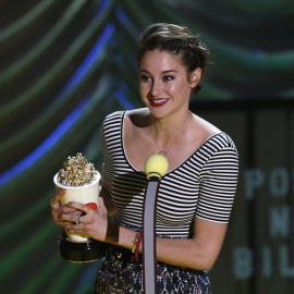 La actriz Shailene Woodley recoge el premio a la Mejor Actuación Femenina por "Bajo la misma estrella"./ REUTERS-Mario Anzuoni