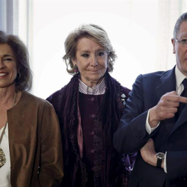 La alcaldesa de Madrid, Ana Botella, la presidenta regional del PP, Esperanza Aguirre y el exministro de Justicia, Alberto Ruiz Gallardón, en la toma de posesión de la nueva delegada del Gobierno en Madrid, Concepción Dancausa. - EFE