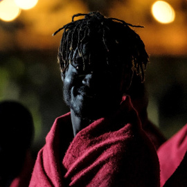 La embarcación de Salvamento Marítimo Guardamar Talía trasladó  al puerto de Arguineguín (Gran Canaria) a 56 inmigrantes, 39 varones, 16 mujeres y una niña de cuatro años, todos de origen subsahariano, que navegaban en dos pateras a más de 