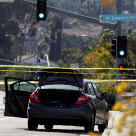 Lugar donde se ha llevado a cabo el tiroteo de la sinagoga en California. REUTERS/John Gastaldo