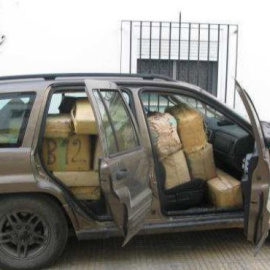 El coche con el que el detenido transportaba la droga