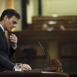 El secretario general del PSOE, Pedro Sánchez, durante su intervención en el pleno del Congreso sobre las conclusiones de la última cumbre europea. EFE/Fernando Alvarado