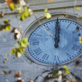 21/03/2022. Detalles del reloj del Ayuntamiento de Sevilla.