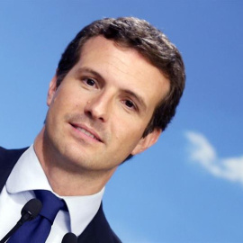 El candidato del Partido Popular a la presidencia del Gobierno, Pablo Casado, valora los resultados electorales en la sede de su partido en Madrid. EFE/Javier Lizón