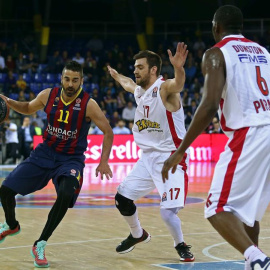 Navarro, durante el partido ante el Olympiacos. EFE/Toni Albir