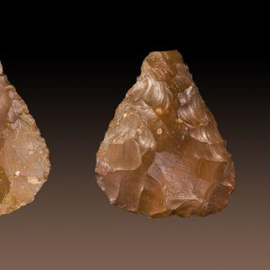 Producir hachas en la Edad de Piedra implicó cognición compleja. /WIKIMEDIA