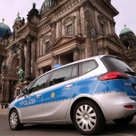 La policía rodea la catedral de Berlín. REUTERS/Fabrizio Bensch