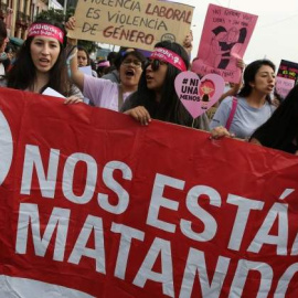 Manifestación feminista en protesta por el asesinato de Eyvi Ágreda en Lima. REUTERS