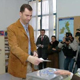 Felipe y Letizia votaron en 2005 para refrendar la Constitución Europea. Desde entonces, no han vuelto a votar. Foto: EFE