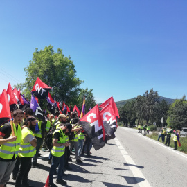 Militantes de CNT en la concentración en Cuelgamuros.