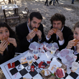 Actrices y actores de 'Siete segundos', obra que se representará en abril en la Sala Mirador.