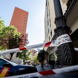 Una cinta de la Policía Nacional limita las inmediaciones del Consejo Económico y Social tras producirse un incendio, a 12 de abril de 2023, en Madrid (España).