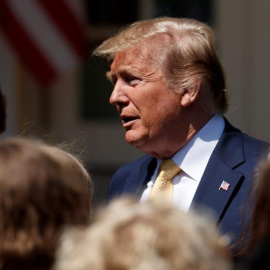 07/05/2019.- El presidente de los Estados Unidos, Donald J. Trump, a su llegada a la ceremonia del primer aniversario de la campaña ideada por la primera dama Melania Trump "Be Best" (Sé mejor), este martes en la Casa Blanca, en Washington,