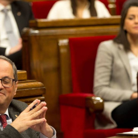 Imagen de archivo del presidente de la Generalitat, Quim Torra, junto a la líder de Ciudadanos, Inés Arrimadas. EFE
